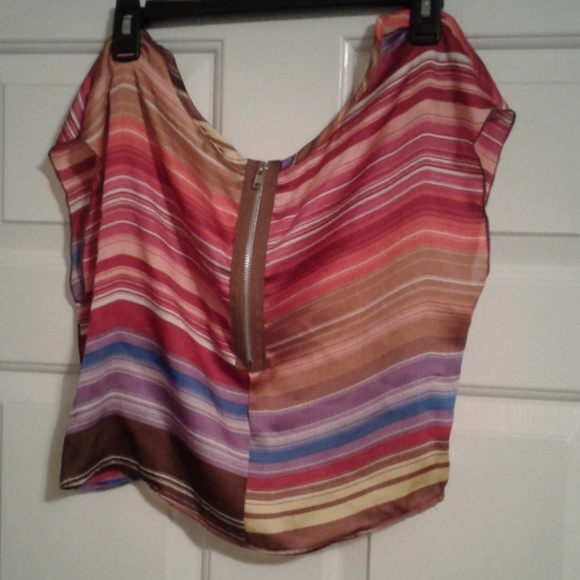 Crop top - Picture 2 of 3